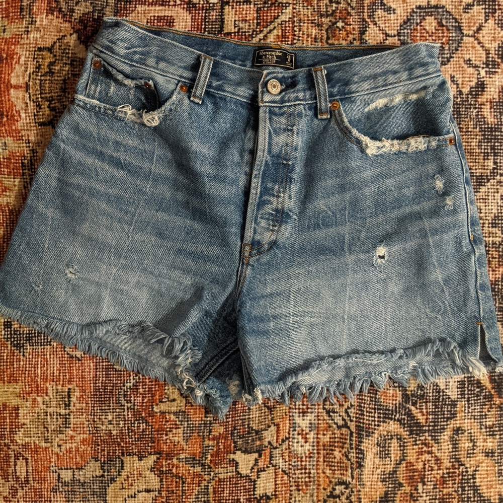 Abercrombie High Rise 4" Short
